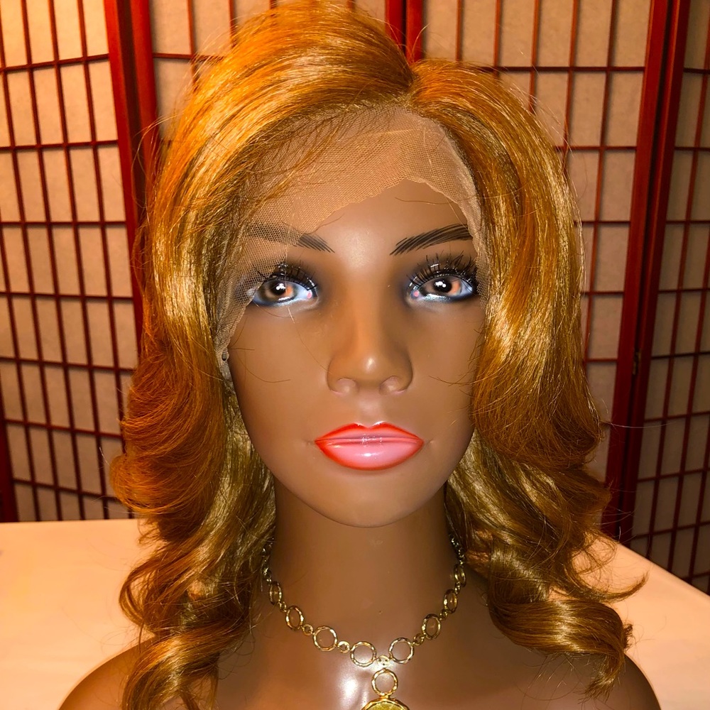 Outre Lacefront Leyla